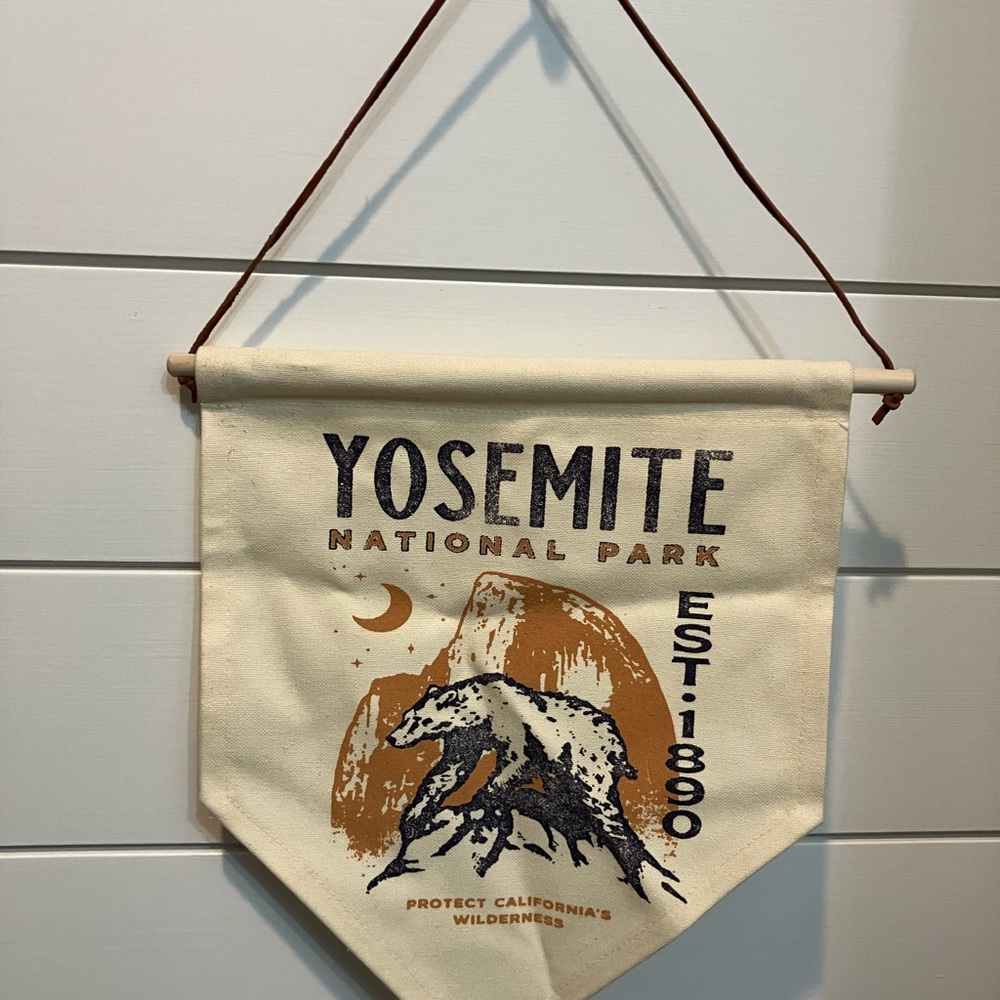 Yosemite National Park Canvas Pennant - Picture 2 of 4